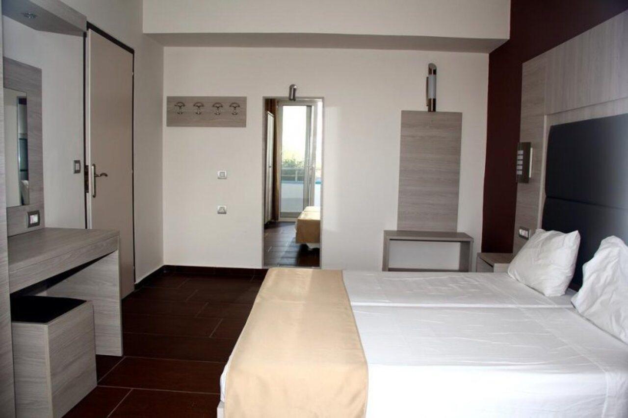 ארכאנגלוס Karavos Hotel Apartments מראה חיצוני תמונה