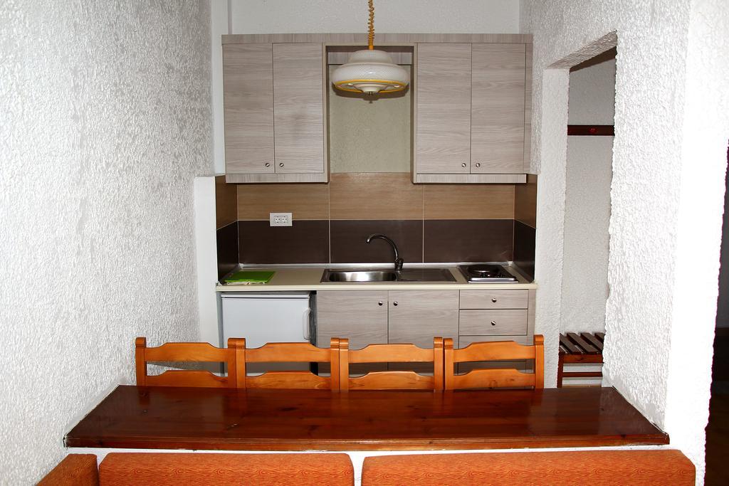 ארכאנגלוס Karavos Hotel Apartments חדר תמונה