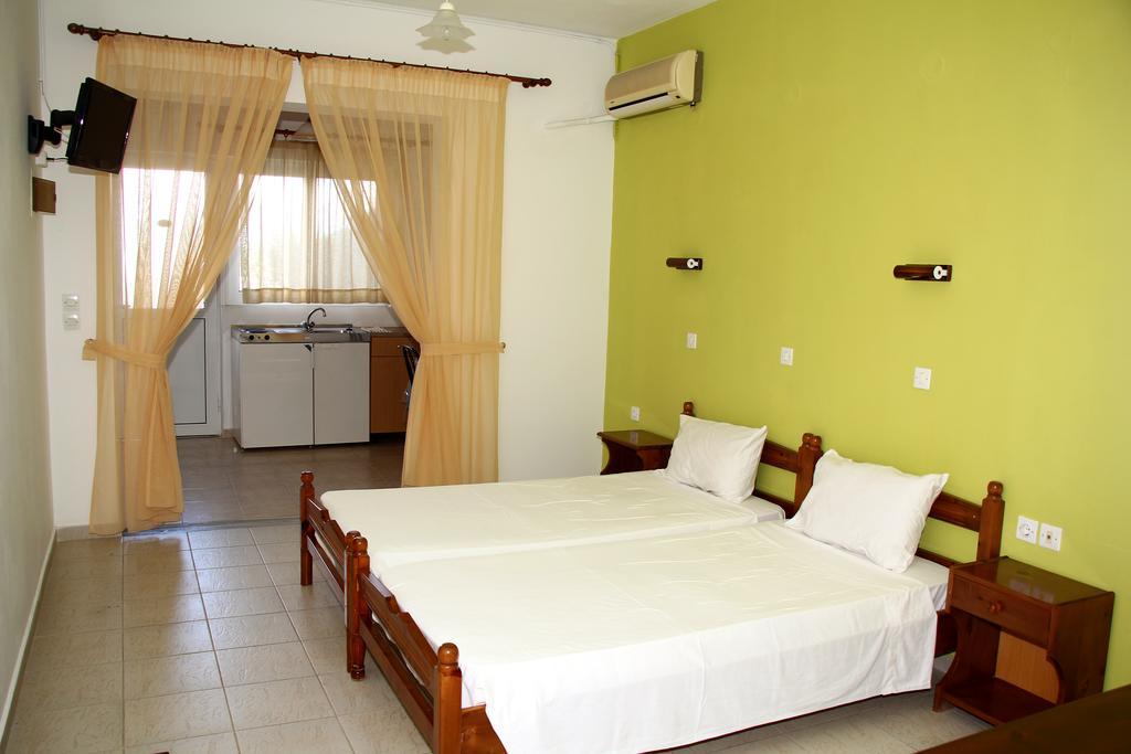 ארכאנגלוס Karavos Hotel Apartments חדר תמונה