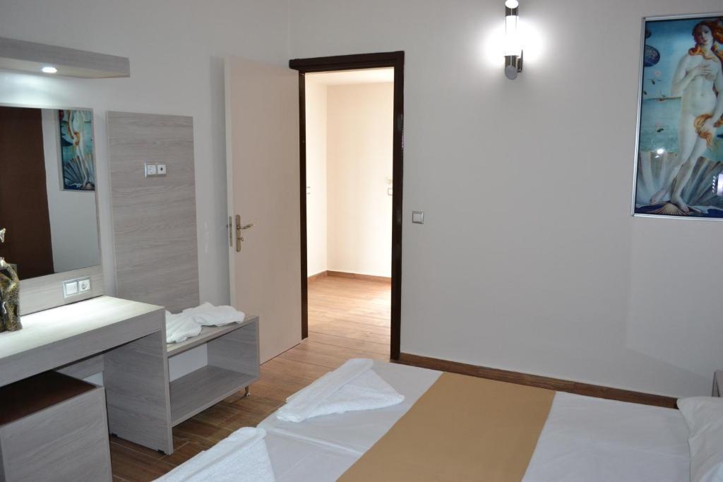 ארכאנגלוס Karavos Hotel Apartments מראה חיצוני תמונה