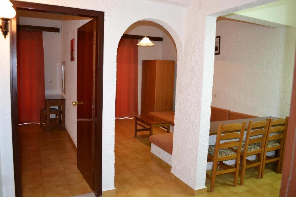 ארכאנגלוס Karavos Hotel Apartments חדר תמונה