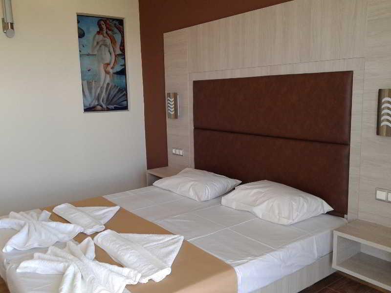 ארכאנגלוס Karavos Hotel Apartments מראה חיצוני תמונה